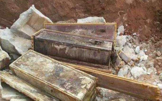 广西发现石棺图片,考古队挖出明朝墓