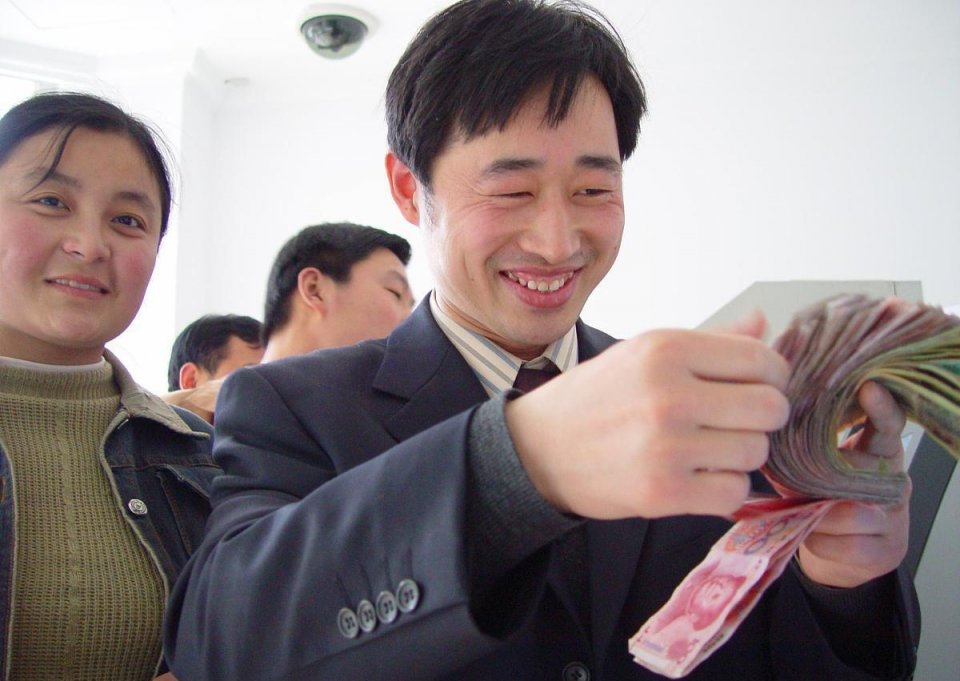 银行卡定期跟存折定期哪个利息高,定期一年与定期三年利息各多少