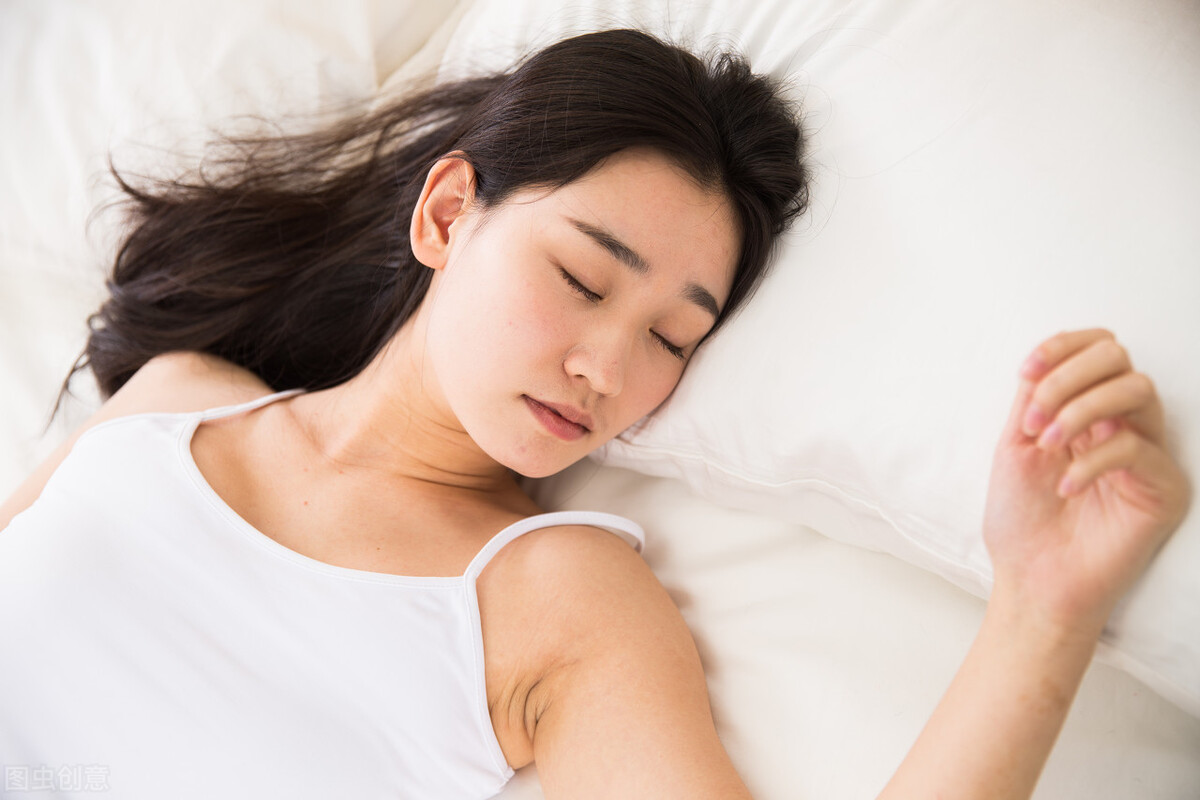 如何消除黑眼圈？送你3个小密招，让你恢复明亮双眼