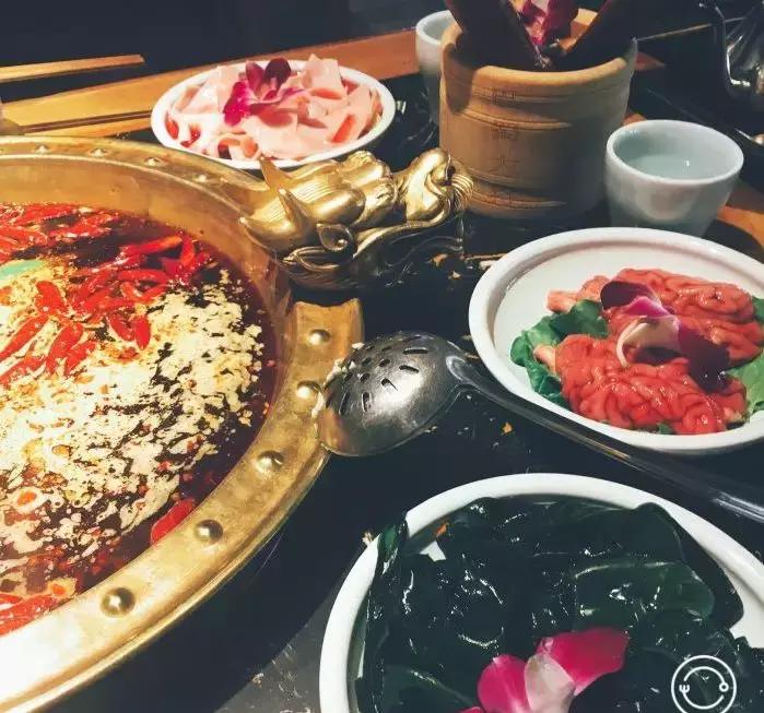 成都女神节聚餐捡相因一览|女生同行用餐5折，还有大牌让你拿！