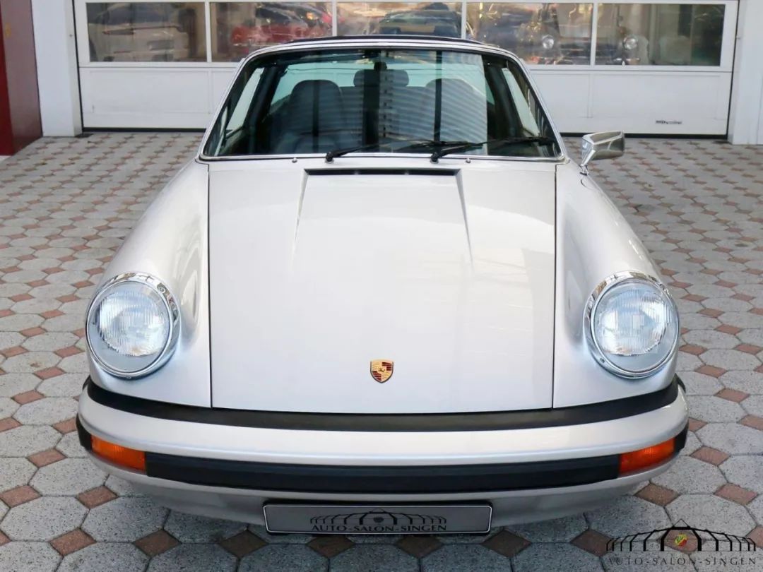 用保时捷911来存粮食，在瑞士连松鼠的生活品质都那么高