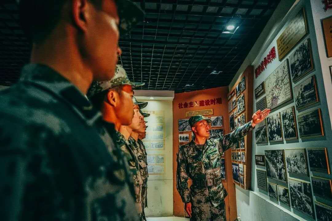 退伍季戎马一生归来仍是少年,退伍季一声战友一生战友