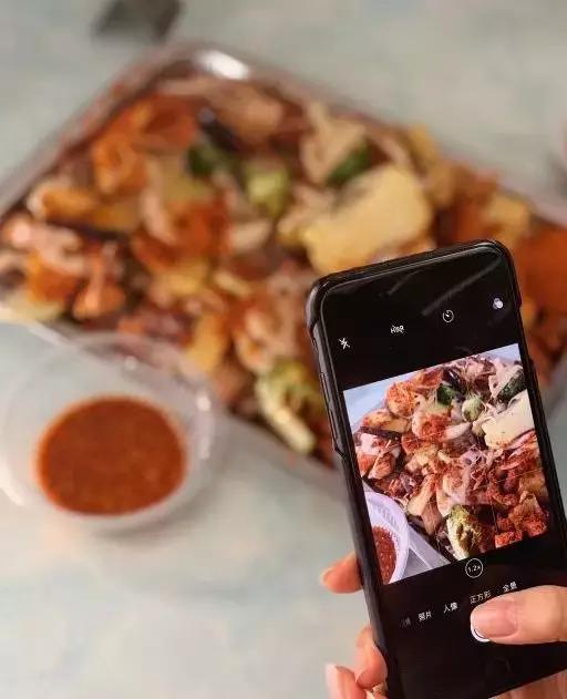 我在2018年的网红美食堆里，精挑出了这23家火爆的店给你！