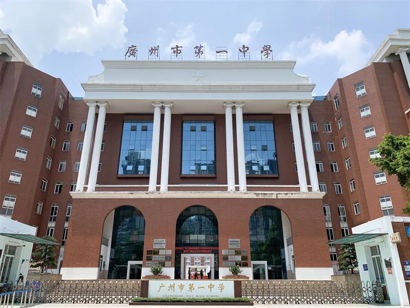 出彩！傲胜人造草被体育工作示范校优先采用