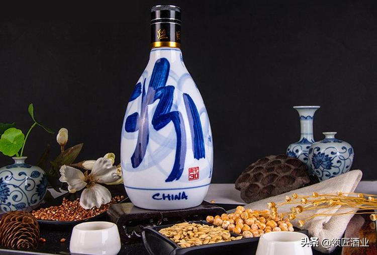 汾酒青花20和青花30哪个口感好,53度红瓷汾酒和15年老白汾酒对比