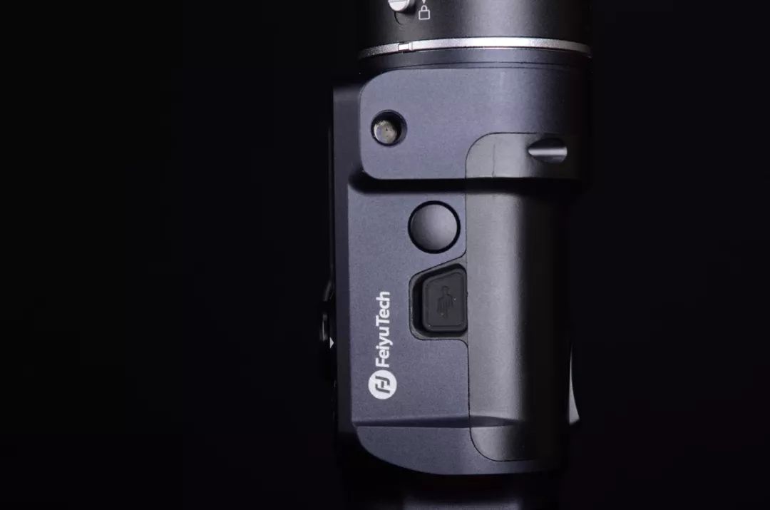 飞宇蝎子稳定器和大疆rsc2对比,飞宇的稳定器怎么样