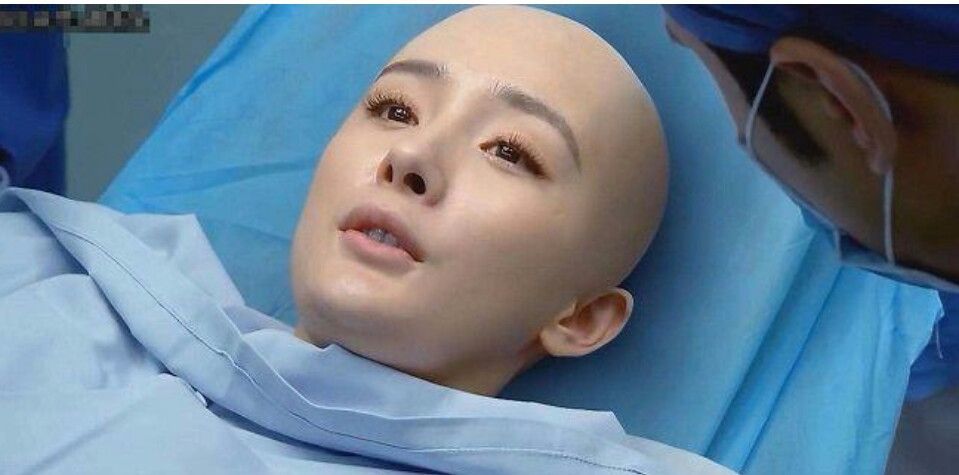 范冰冰光头漂亮,范冰冰杨幂红毯斗艳视频