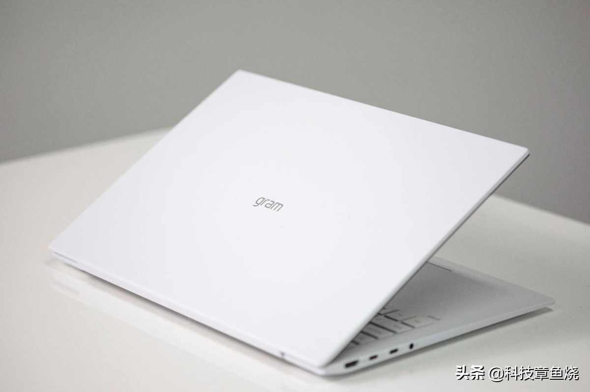 lg原厂显示器,lggram屏幕感受