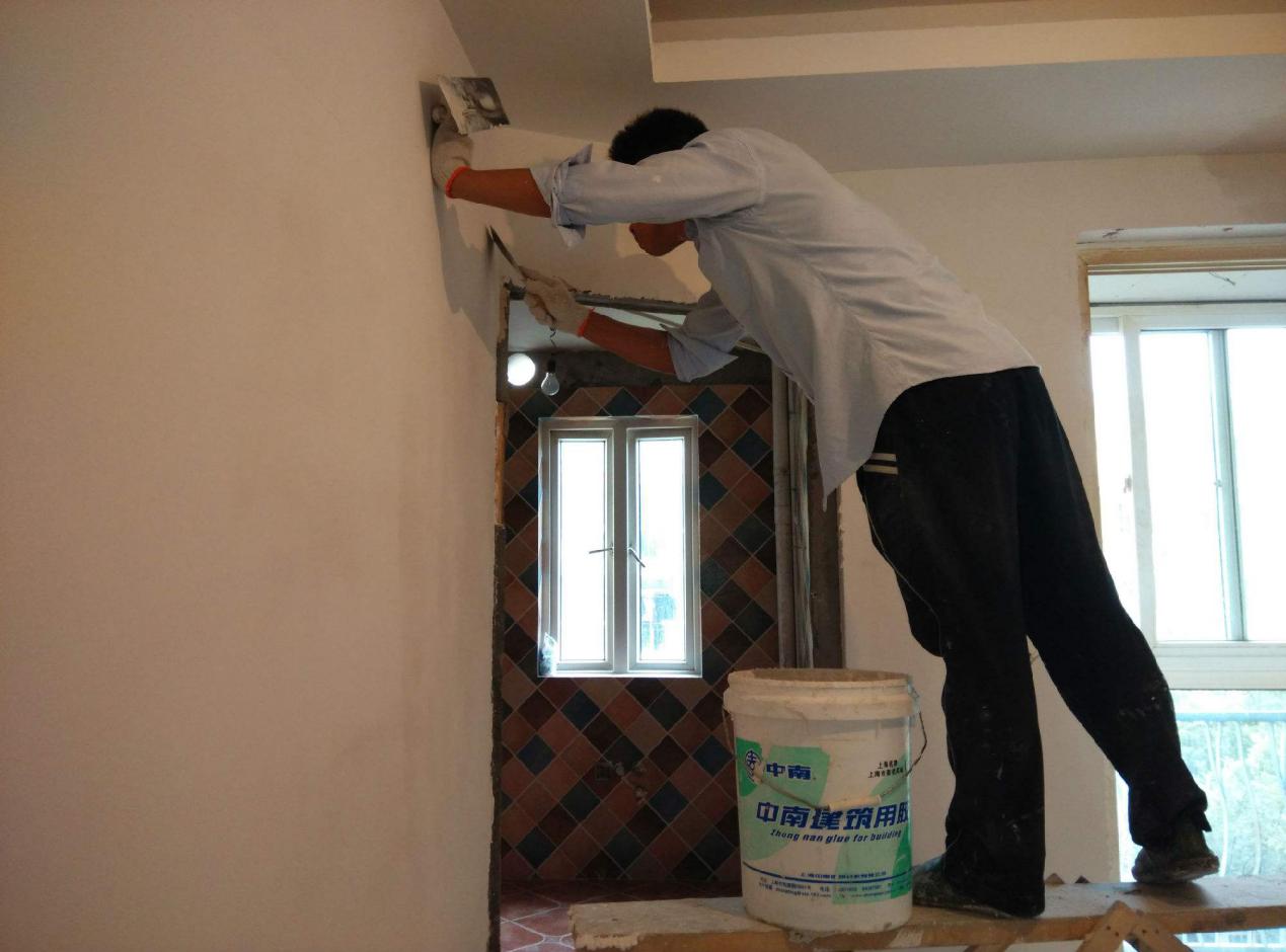 新装修墙面鼓泡怎么办,装修后半年墙面有鼓泡是怎么回事