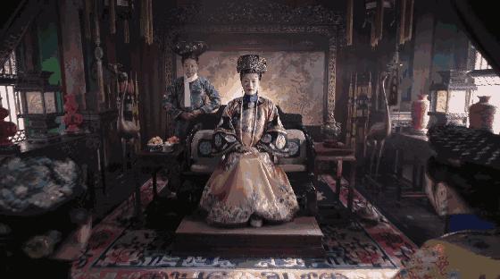 59岁穿比基尼秀长腿A4腰，她就是传说中的女魔头吧？