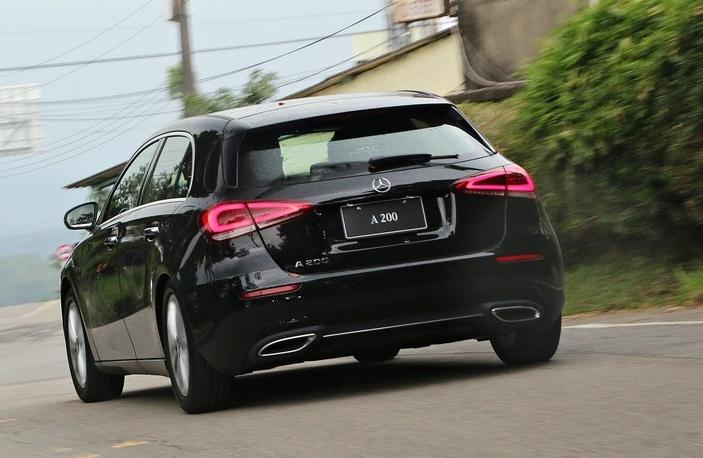 奔驰a200奥迪a3宝马1系,奔驰a200两厢跟奥迪a3两厢哪个好