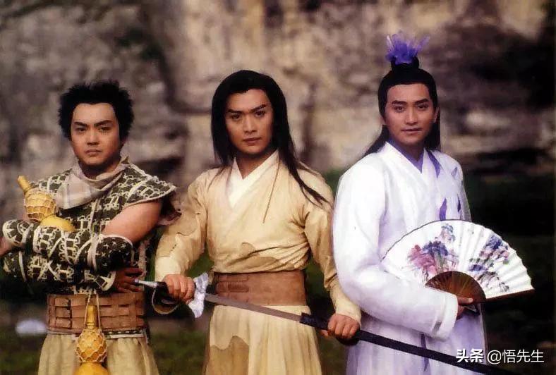 致我们逝去的童年往事只能回味,致我们逝去的童年时光一去不复返