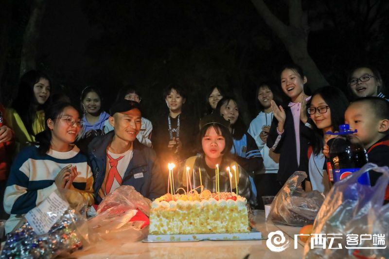 大爱若水　润泽无声丨“草根”公益人陈词和他的爱心团队故事