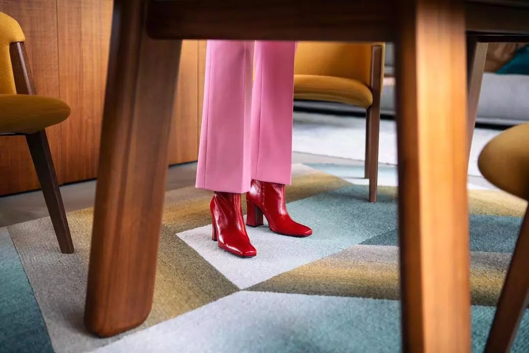 看见今年秋冬必入的第一双靴子，我方了……