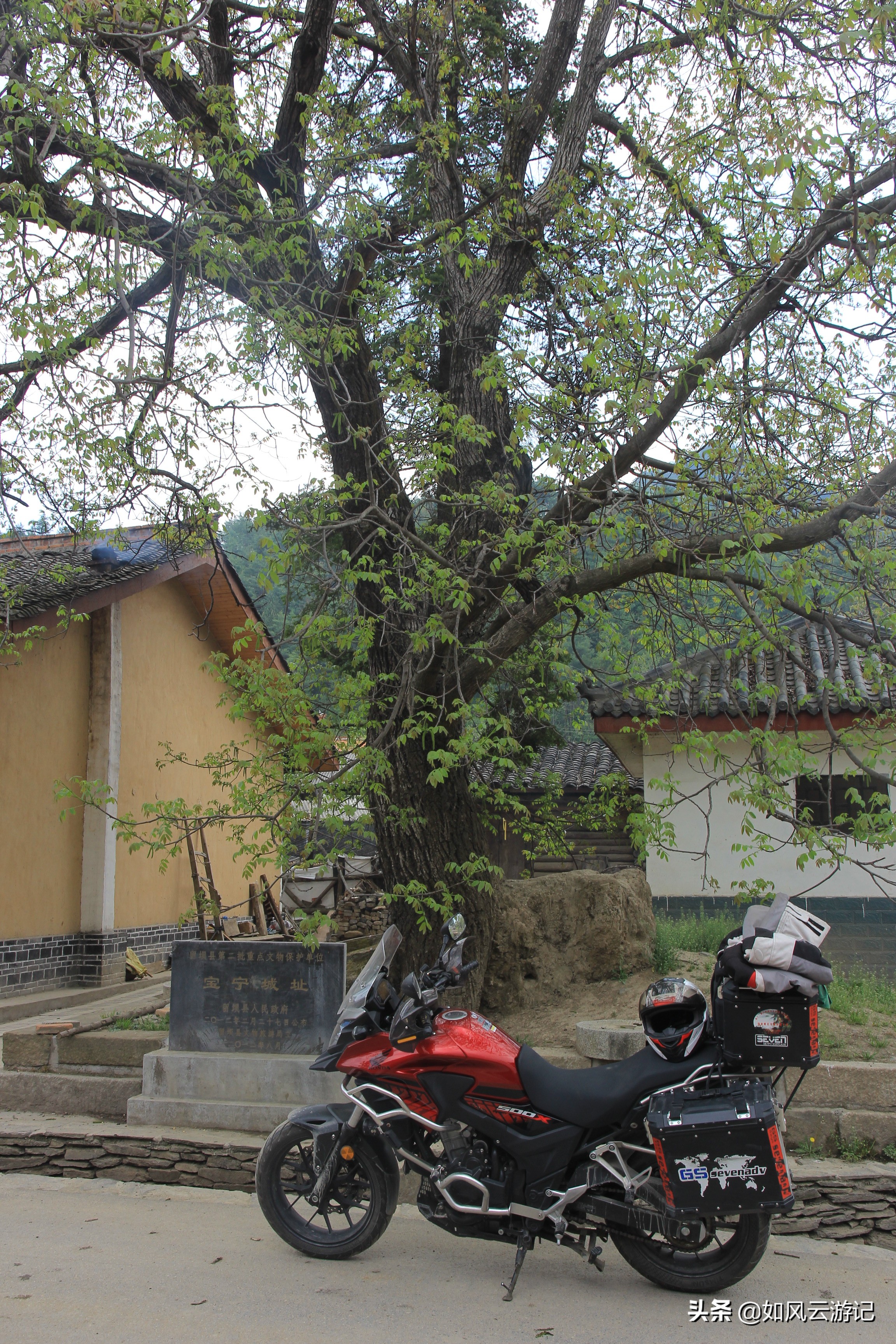 这条连云栈道“弓背线”火烧店—庙台子奇景传说诸多，闺藏深山中