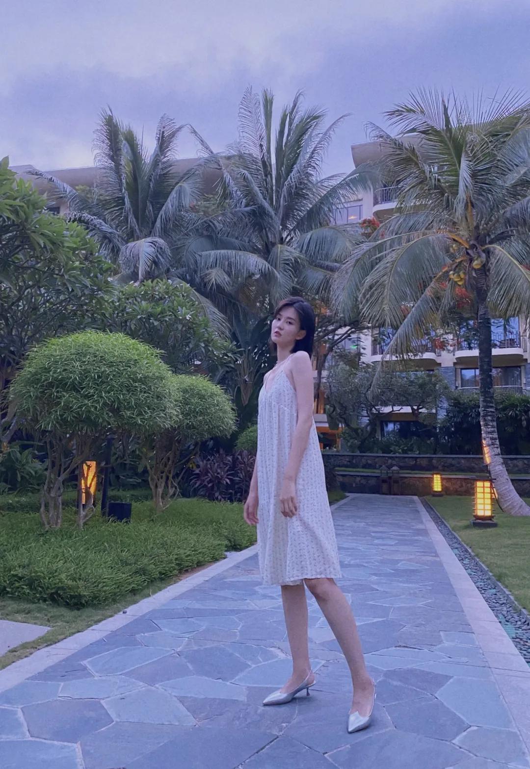 穿裙子要搭配什么鞋子才好看呢,红色上衣黑色裙子配什么鞋子好看