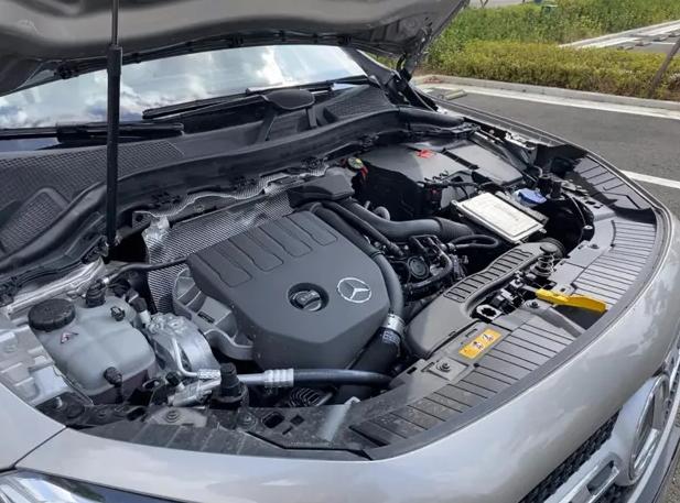 入门即豪华试驾奔驰全新gla200,新款奔驰gla200车型试驾视频