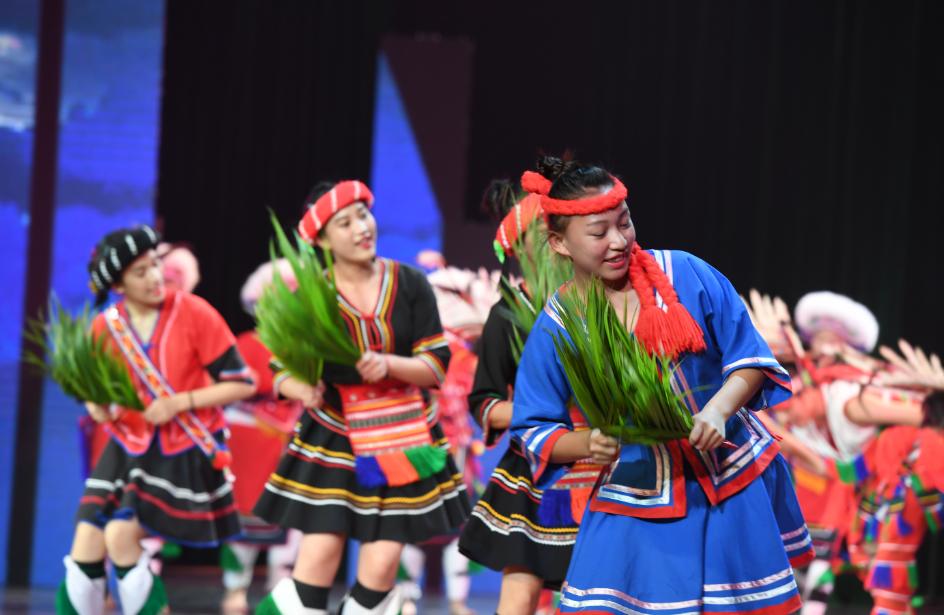 一道广西三月三美丽的风景线,我眼中的三月