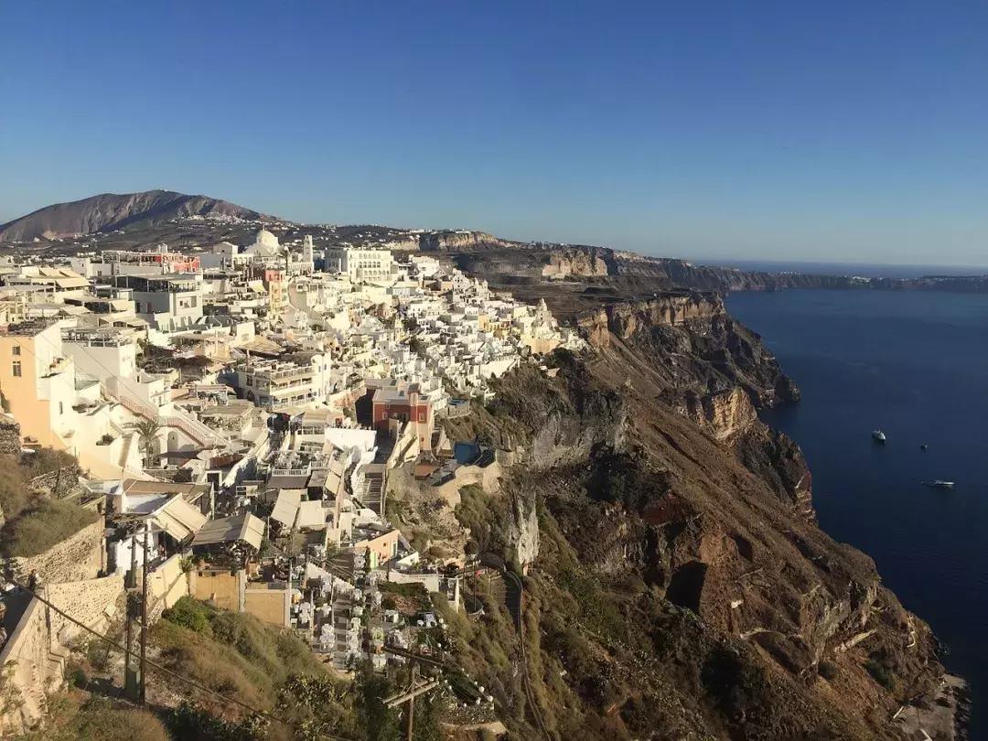 希腊爱琴海圣托里尼岛报团直播,没去过希腊爱琴海畔的圣托里尼