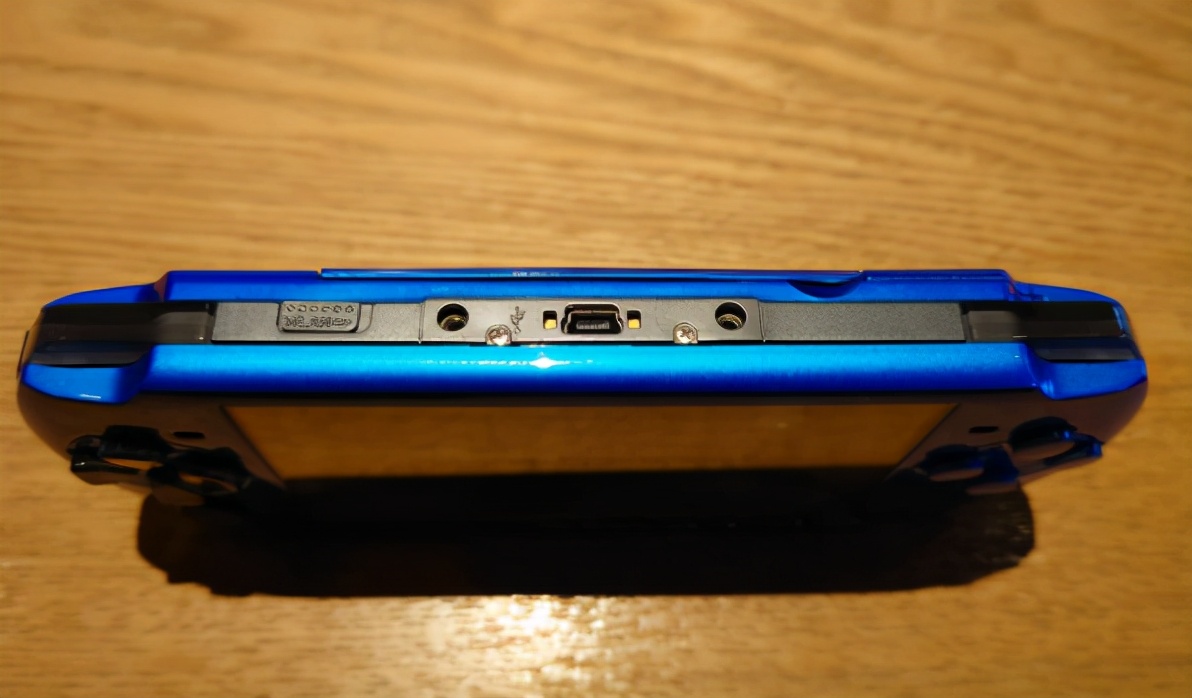 梦回17年前,索尼掌机psp可以玩哪款游戏