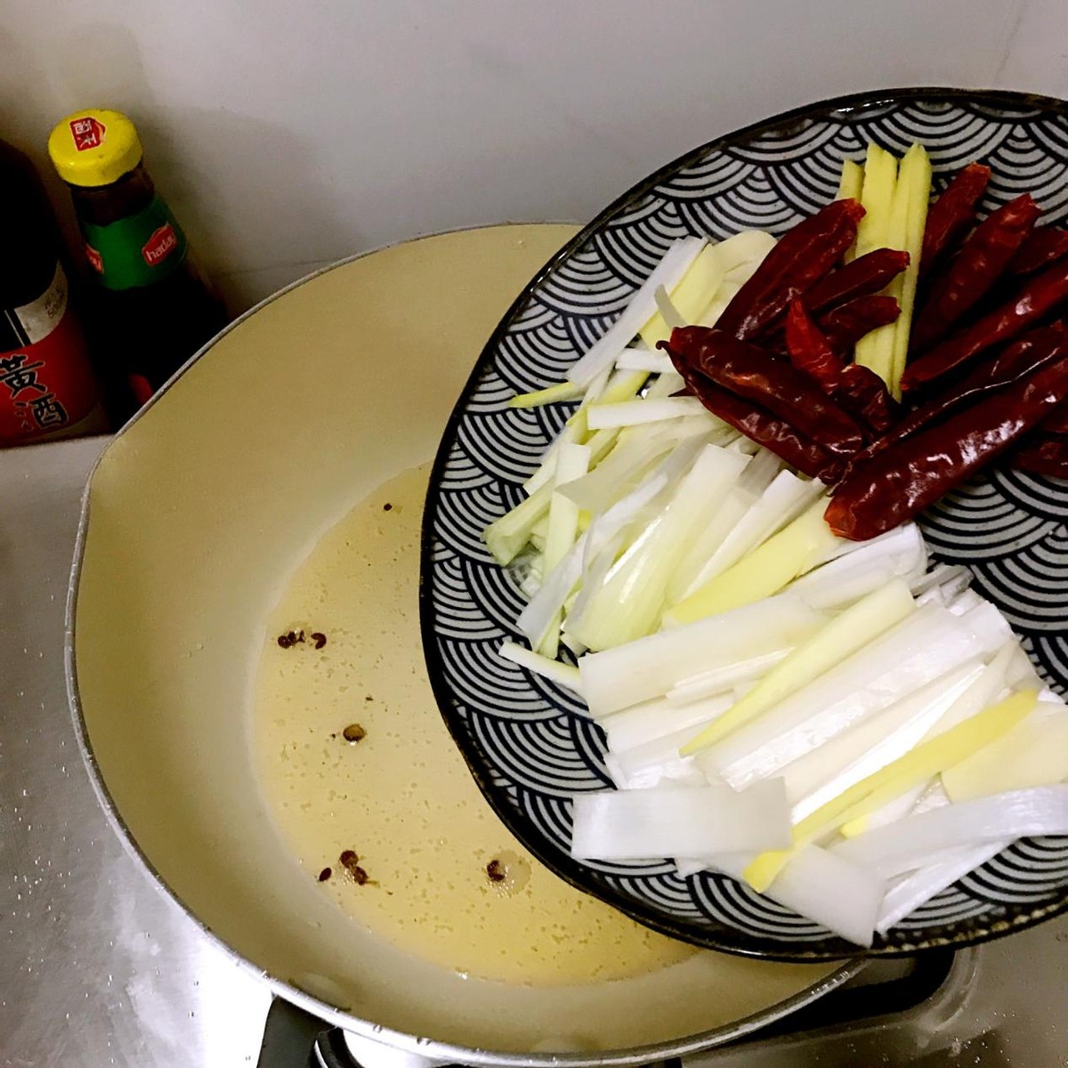 学做大葱炒羊肉,大葱羊肉炒什么好吃又简单