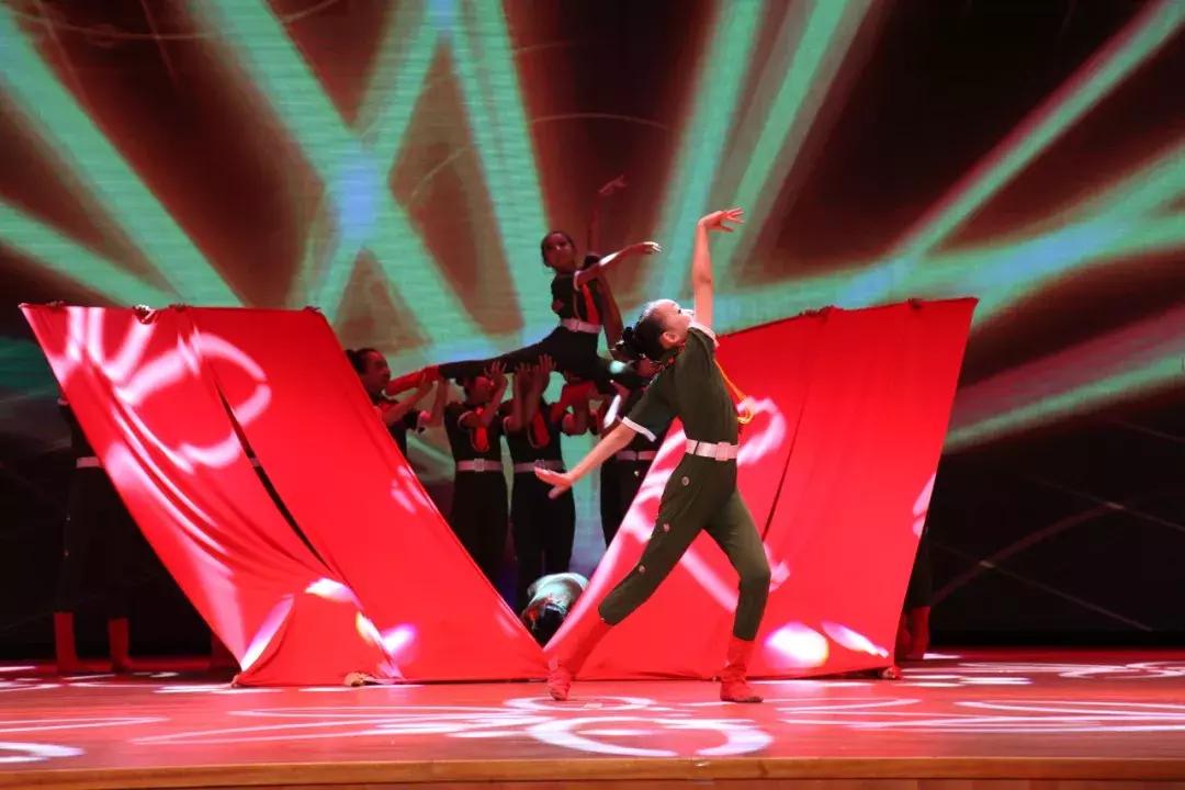 涓嶅繕鍒濆績鍚厷璇濅簤鍋氭椂浠ｅソ闈掑勾,鏁﹀寲鍒濆績