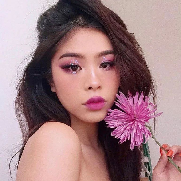 误闯爱丽丝仙境——这些彩妆单品够你美一整个春天不重样了