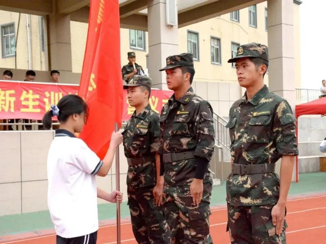 石狮八中什么时候军训,石狮八中军训最新视频