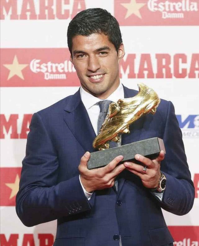 苏亚雷斯梅西c罗同台颁奖,苏亚雷斯梅西c罗欧洲最佳球员