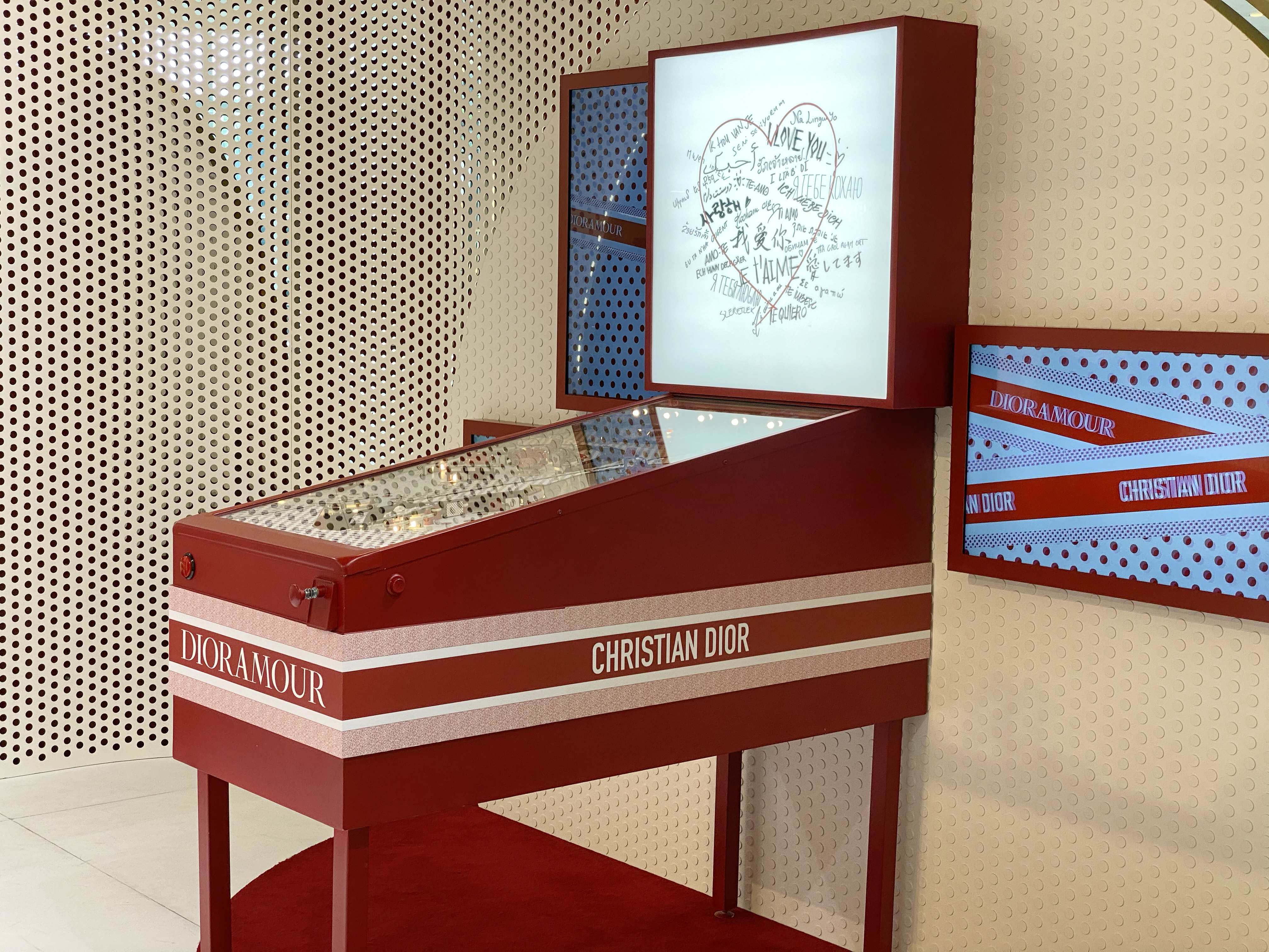 迪奥倾情呈献ladydior限时精品店,迪奥dioramour探店