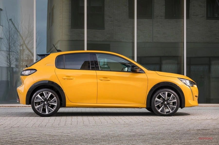 标致2082019款,法系308与208