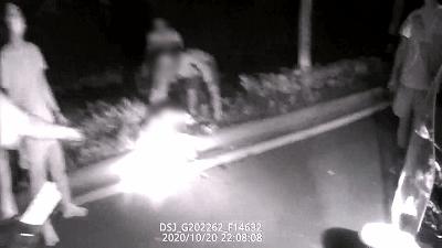 碰瓷*党**密谋4天来珠海食“大茶饭”！刚偷走粤C车牌，转眼遇上足球队被追满街跑！