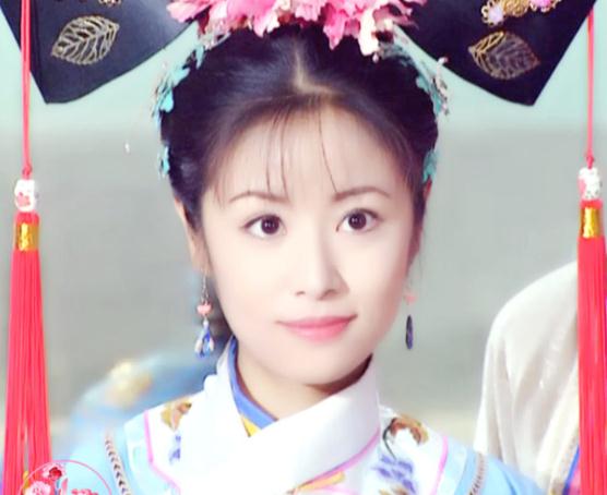 林心如出席活动一身粉红色西装,林心如一身行头多少钱