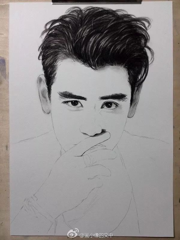 比起打印画，美院毕业的他，笔下这种彩铅水彩画才好看哭了~