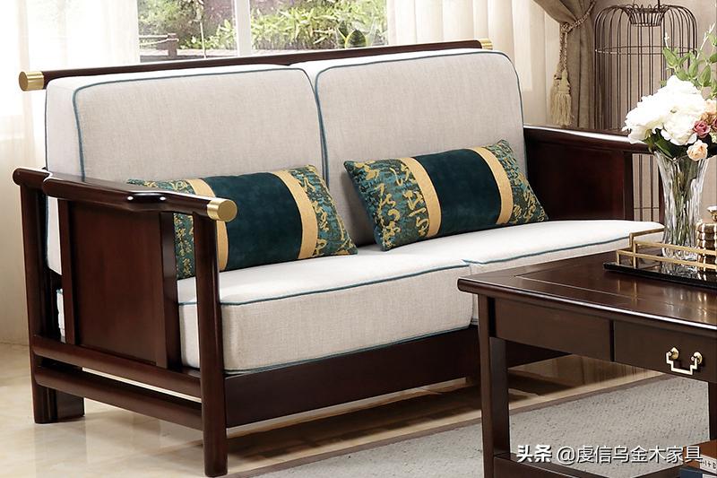 听到“贴皮”就以为买到了假实木？那你可能真的要错失实木家具了