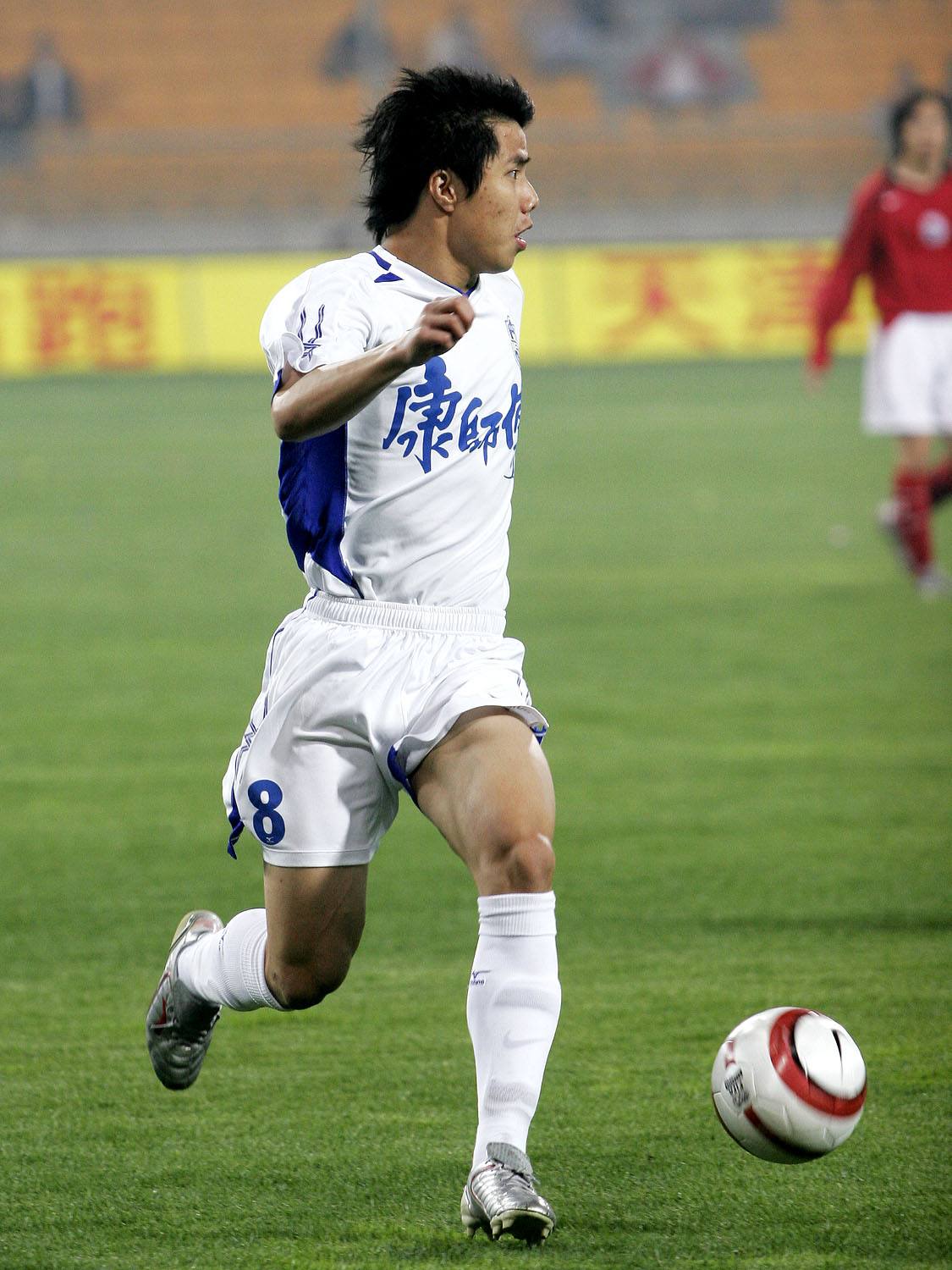 沙尔克04蒿俊闵视频,蒿俊闵时期沙尔克04队员名单