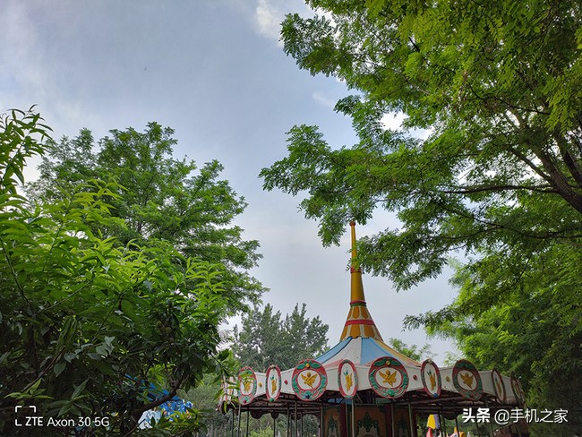 中兴axon30屏下摄像头版评测,中兴axon30与axon30pro区别