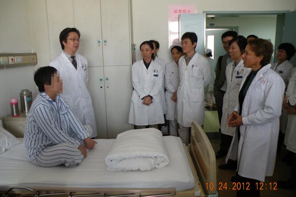 28岁考上南方医科大学,16岁考上哈佛25岁年轻教授