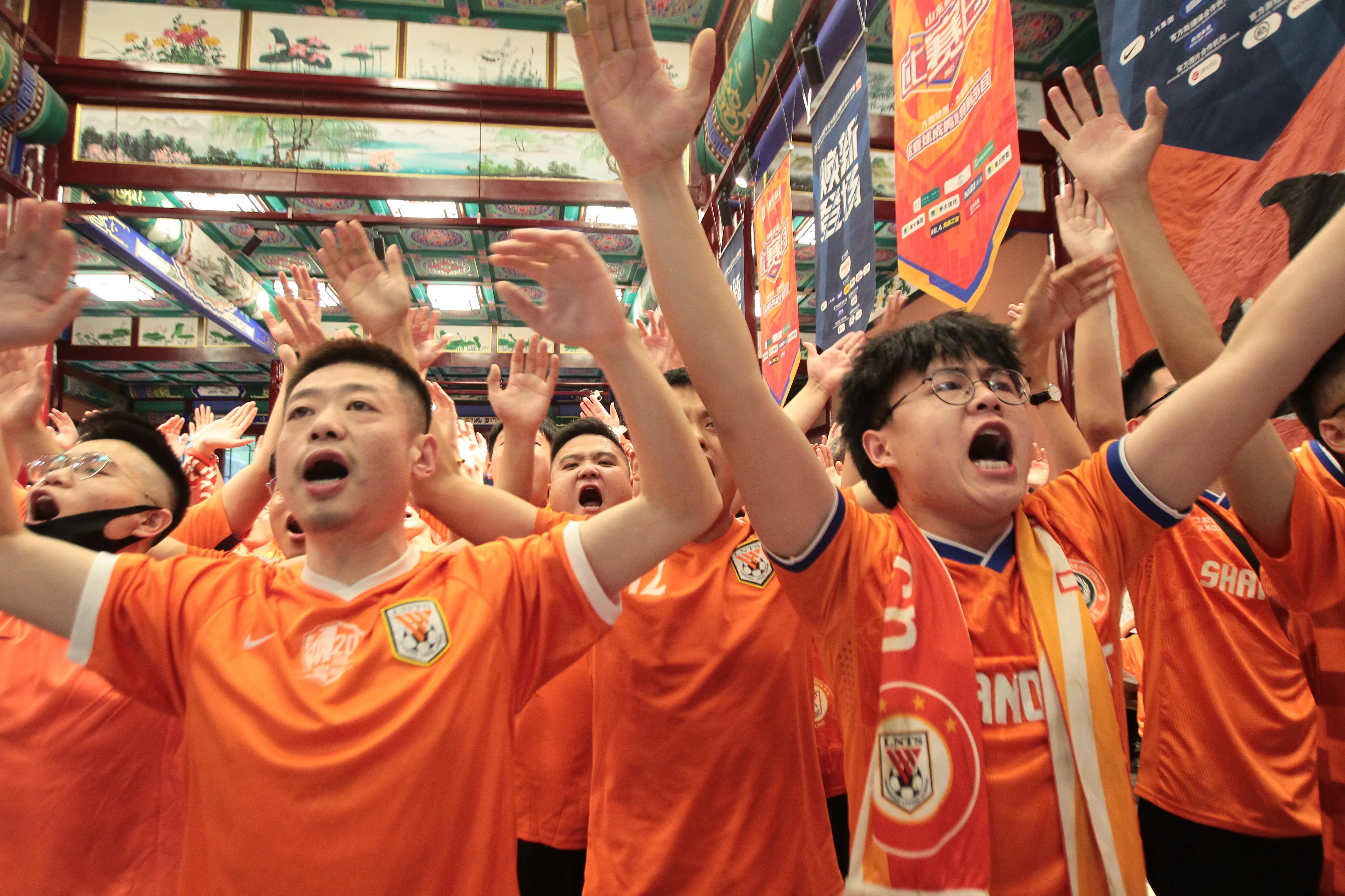 愿岁月可回首且以深情共白头书法,愿岁月可回首携手共白头