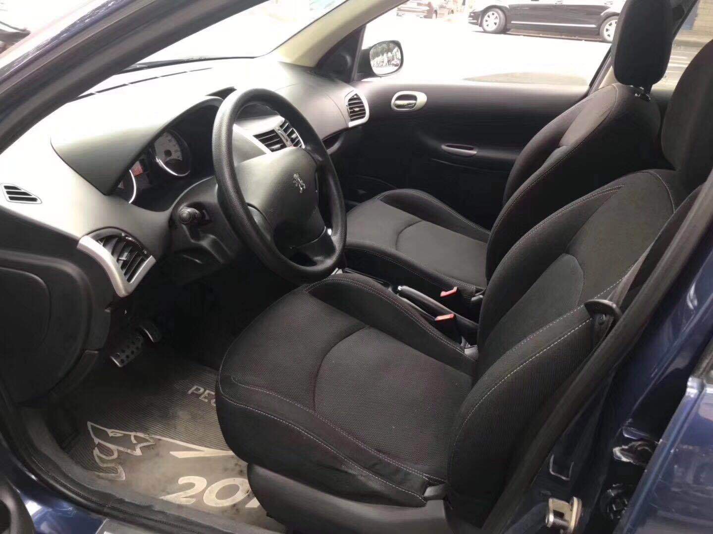 3万左右法系两厢二手车最佳推荐,十年左右的二手车两厢