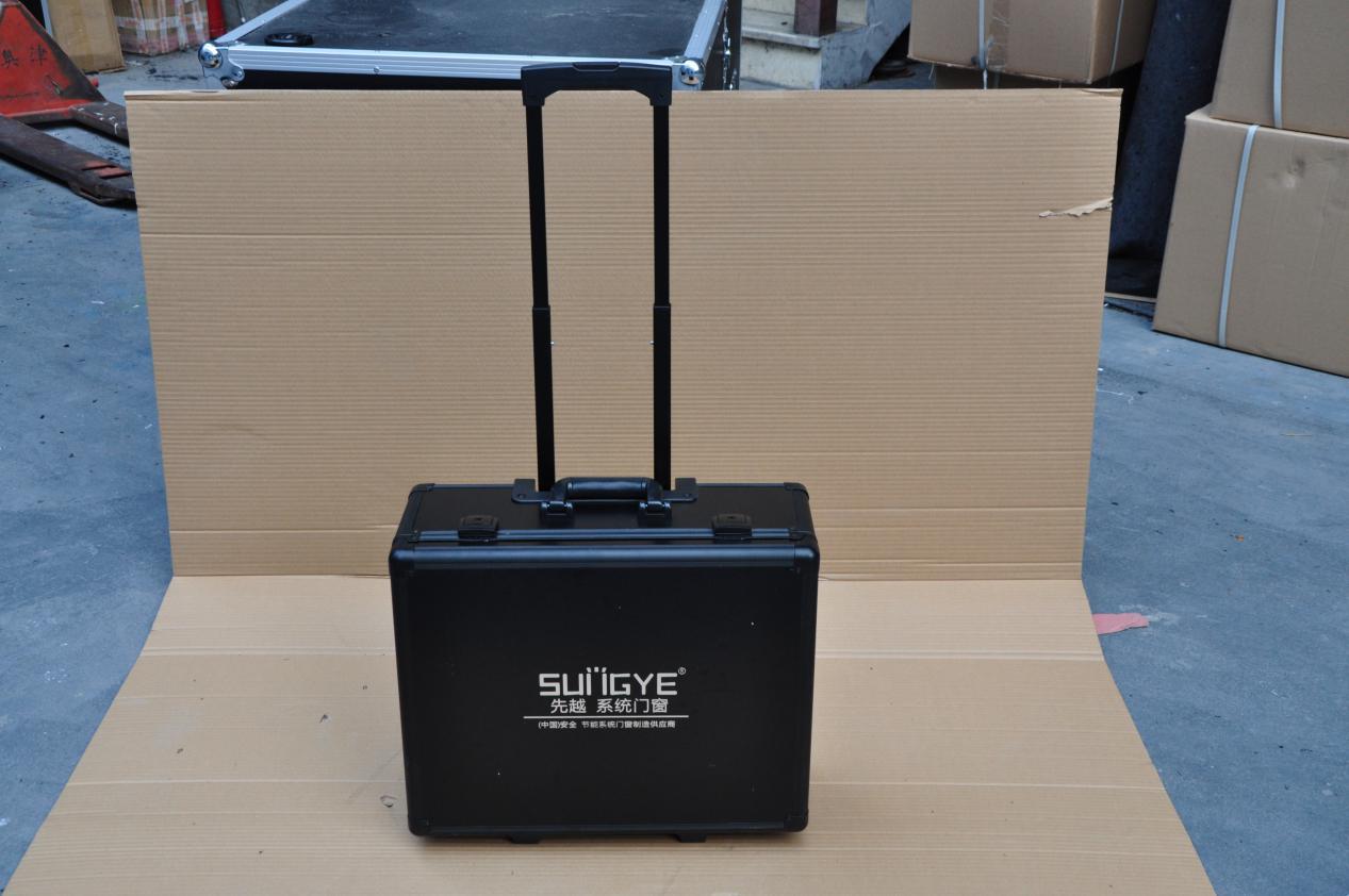 追逐“科技化”浪潮琛贡包装铝合金箱定制“守护”包装周全