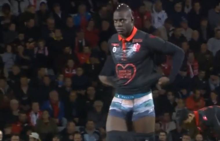 巴洛特利:法甲第13轮场上脱掉裤子?球迷:真是秀出新境界