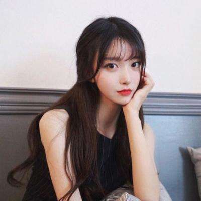 平胸的女孩更容易找到真爱,平胸女生会有爱情吗