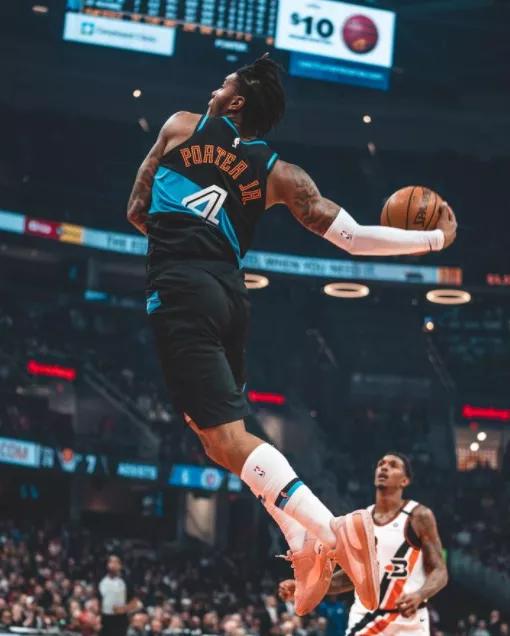 大闹骑士更衣室,大好前途一朝断送,他算是在NBA社会性死亡了