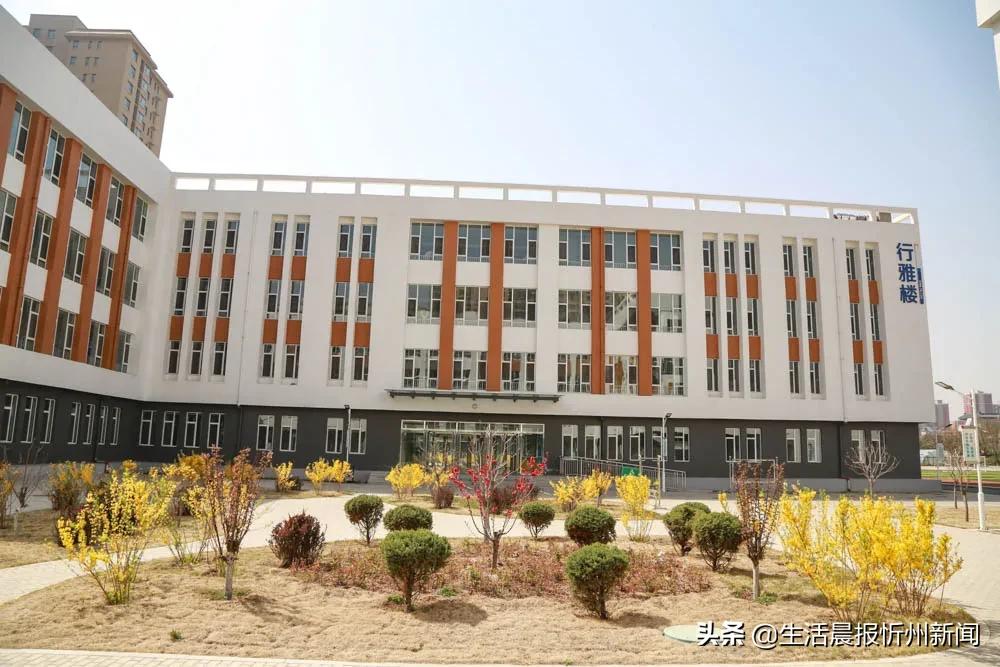 长征小学升旗视频,忻州市长征小学西校区简介