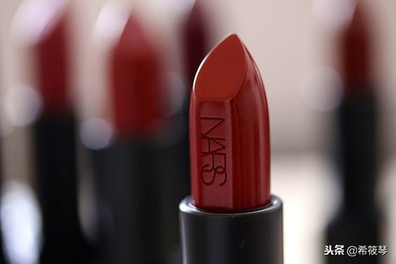 黄皮素颜显白提气色口红小样推荐,大牌口红推荐黄皮显白香奈儿75