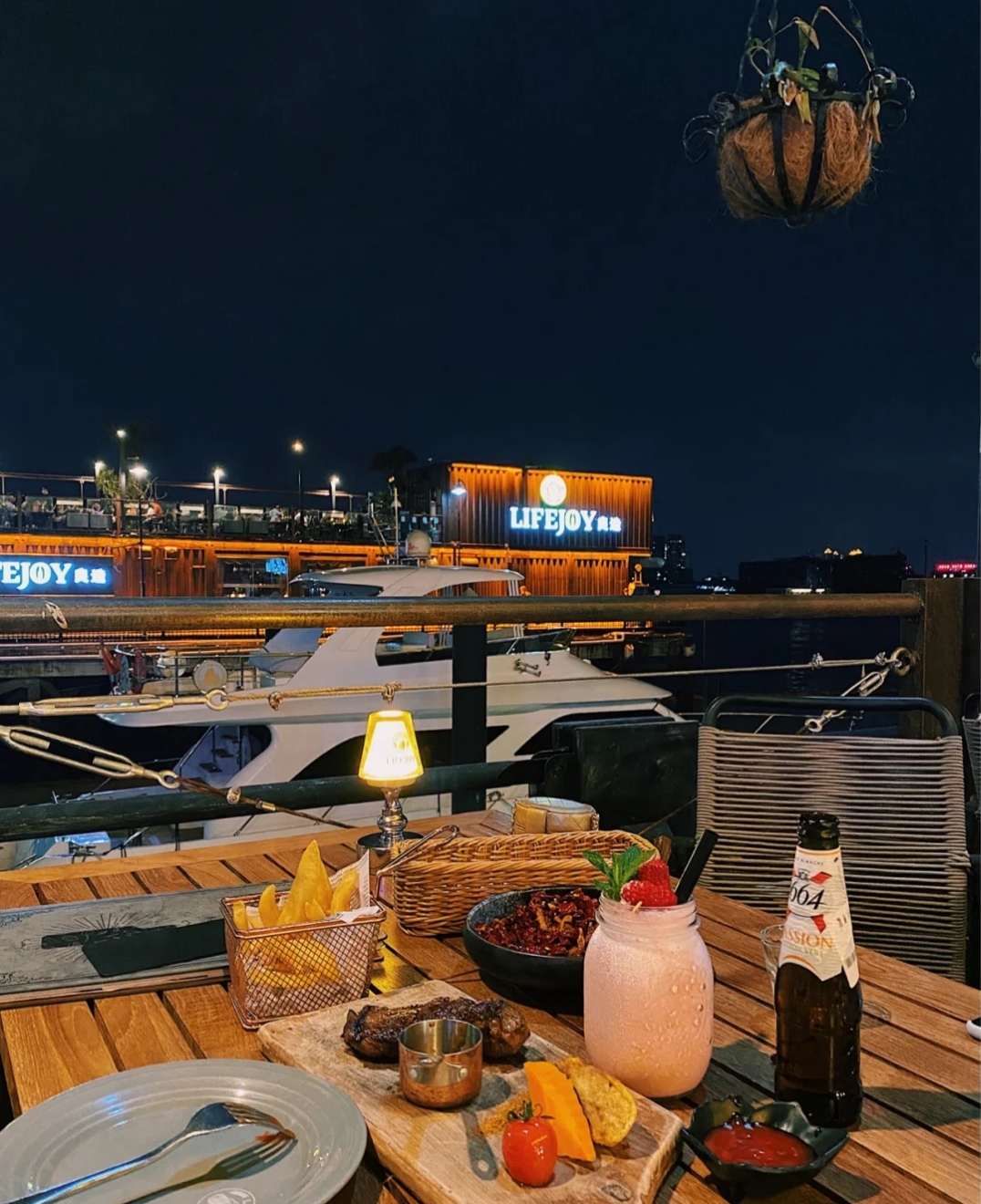 约会美食攻略,选对美食可促进约会气氛