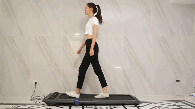 天猫精灵！小姐姐想跑步-小米有品小金K12语音跑步机体验