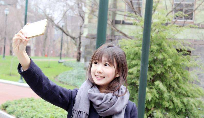 高三女生说自己是“处女”，却挤出“母乳”，妈妈得知原因后落泪