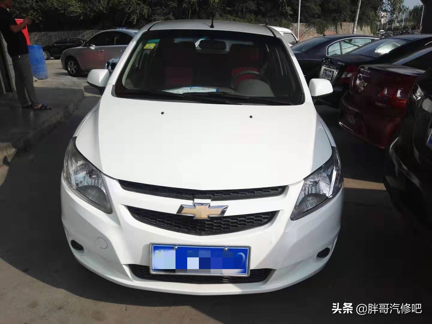 胖哥2万大洋刚收的合资三厢小车，国庆假日开着出去玩一玩